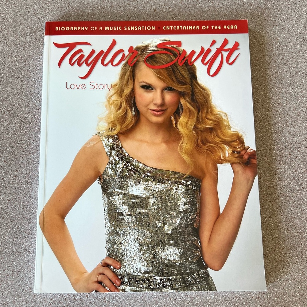 Taylor Swift Love Story - Biography of a Music Sensation